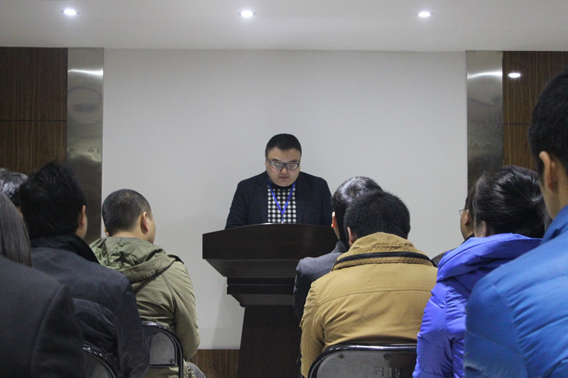 新思路裝飾召開(kāi)十一月工作總結(jié)大會(huì)